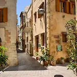 Penny's Old Town Chania (Crete)