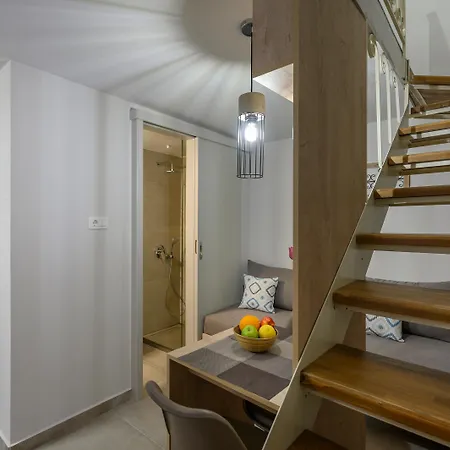 Pennys House - 2 Separate