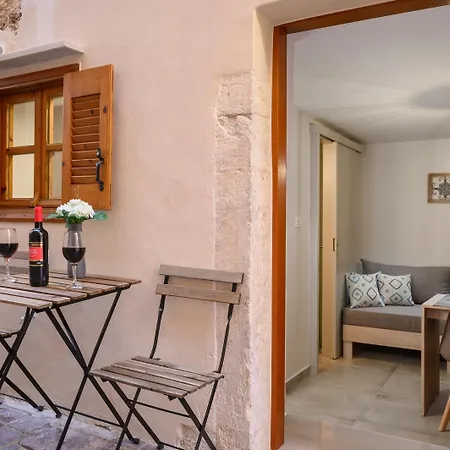 Pennys House - 2 Separate Chania (Crete)