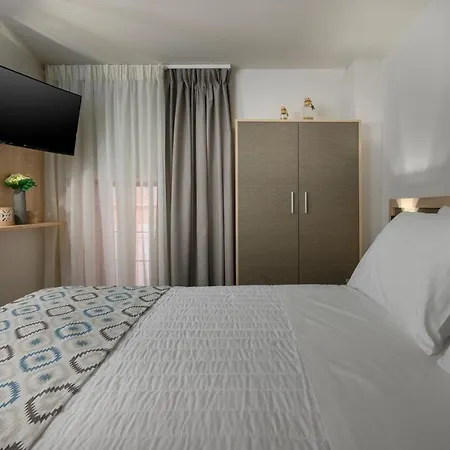 Pennys House - 2 Separate Lägenhet