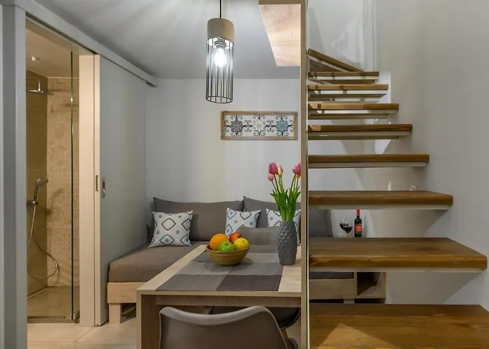 Penny's Old Town Apartment *