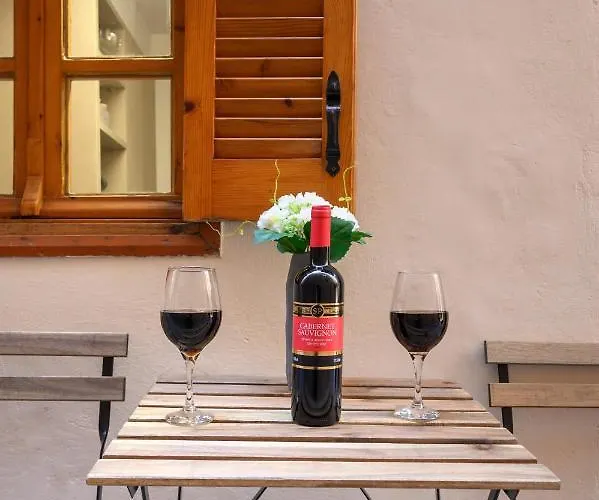 Penny's Old Town Apartment *